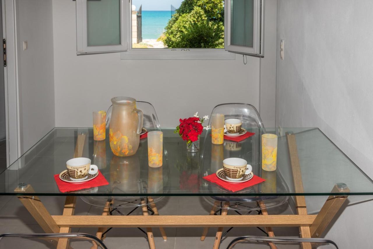 Dalas Beach House Almiros Beach Eksteriør billede